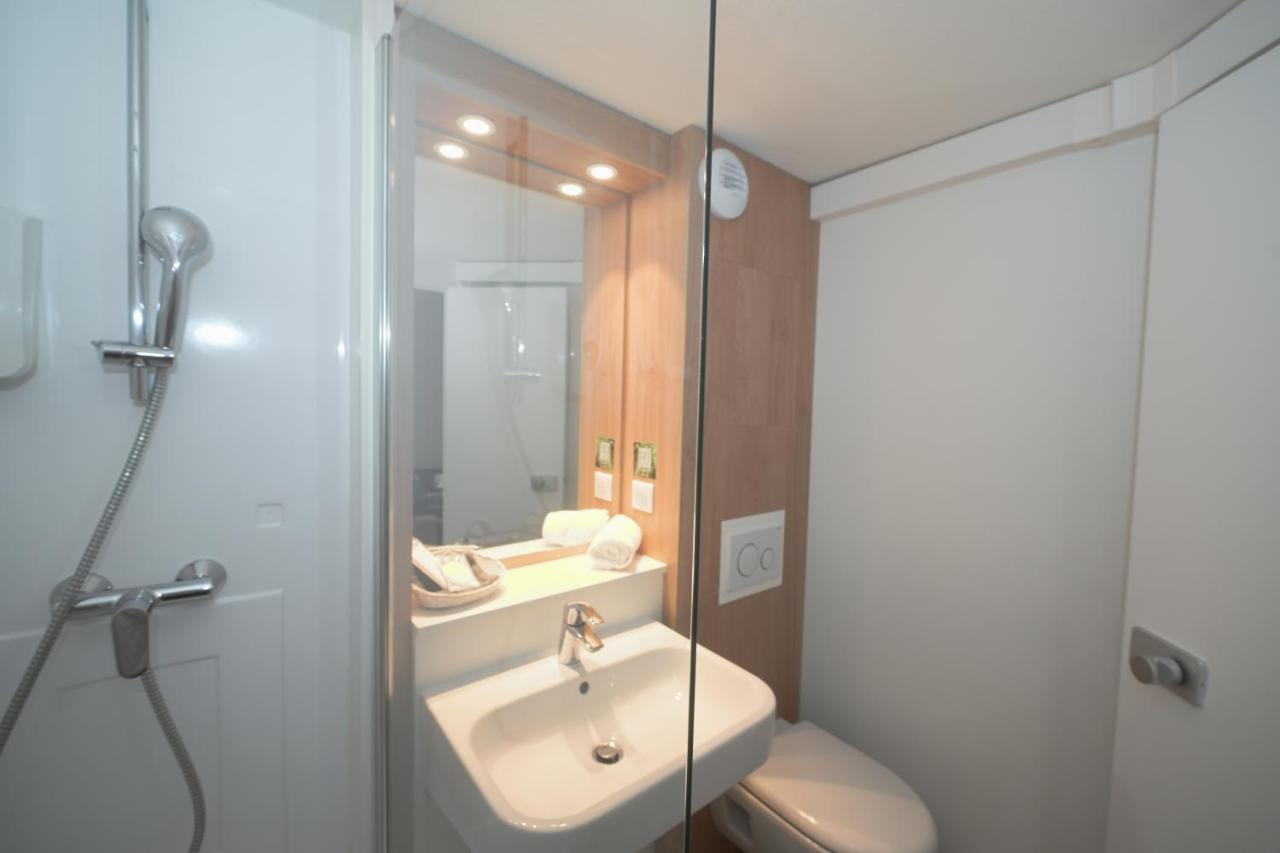 Logis Hotel Angers Sud Exteriör bild