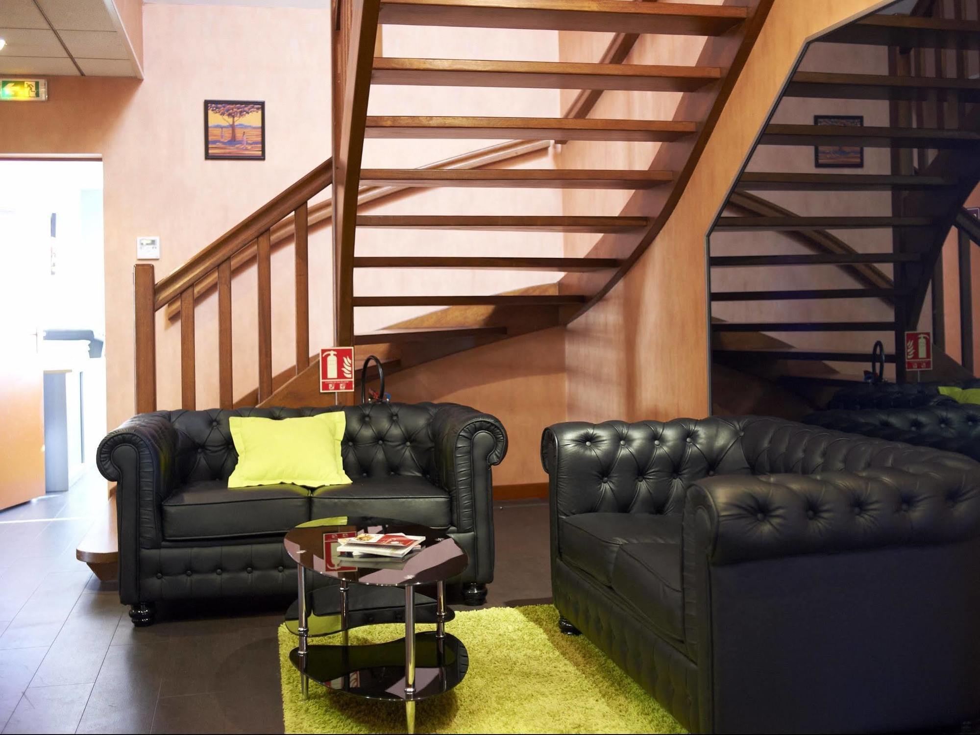 Logis Hotel Angers Sud Exteriör bild